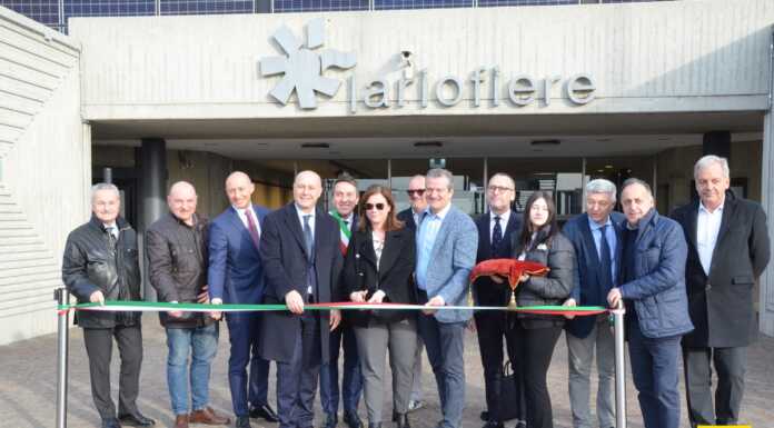 Taglio del nastro per Fornitore Offresi, in vetrina 340 imprese altamente specializzate Fornitore_Offresi_inaugurazione_15^_edizione_20240215